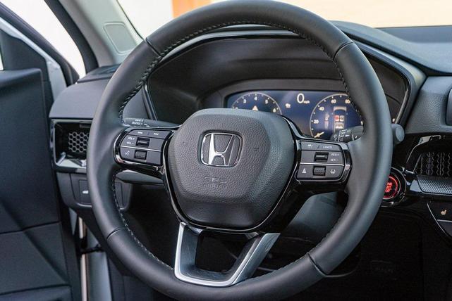 Photo of 2026 Platinum White Pearl Honda CR-V