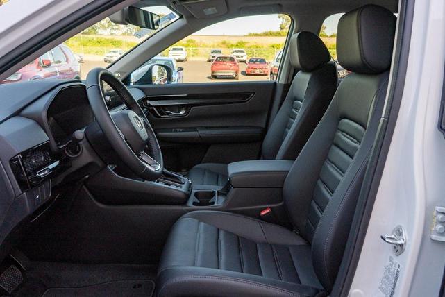 Photo of 2026 Platinum White Pearl Honda CR-V