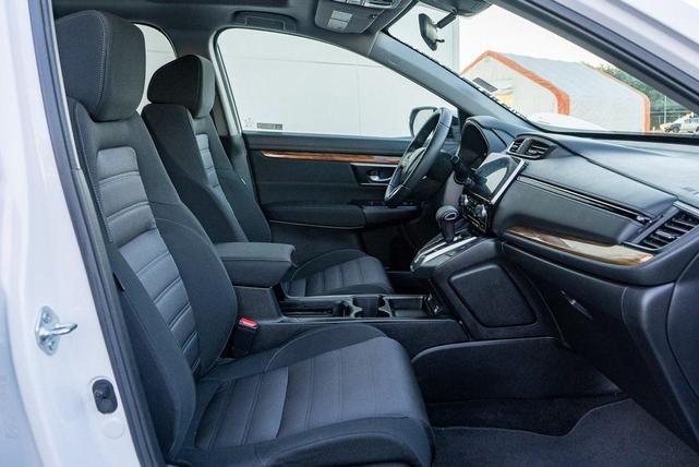 Photo of 2022 Platinum White Pearl Honda CR-V