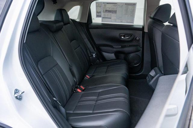Photo of 2026 Platinum White Pearl Honda HR-V