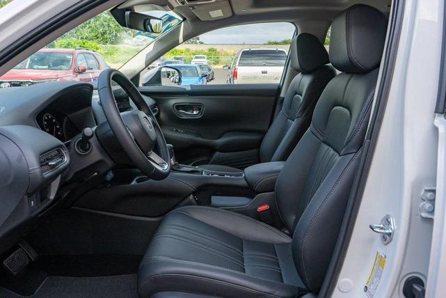 Photo of 2026 Platinum White Pearl Honda HR-V