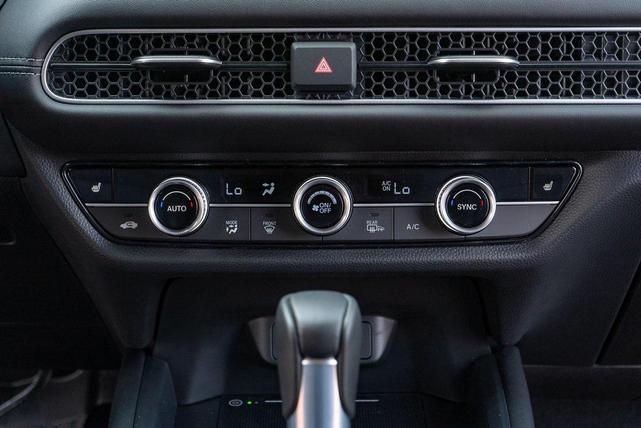 Photo of 2026 Platinum White Pearl Honda HR-V
