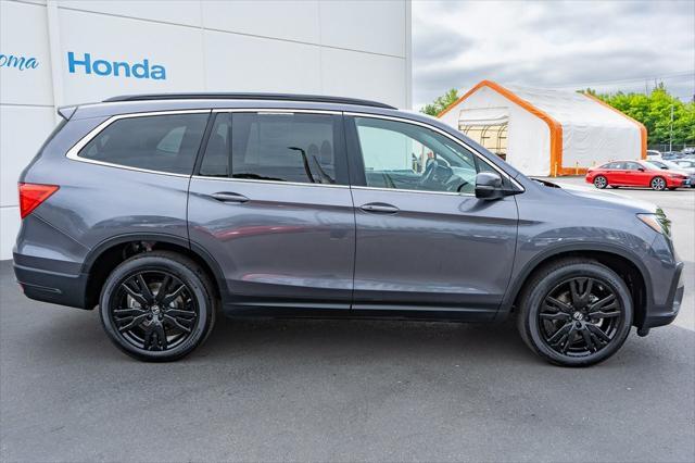 Photo of 2022 Gray Honda Pilot