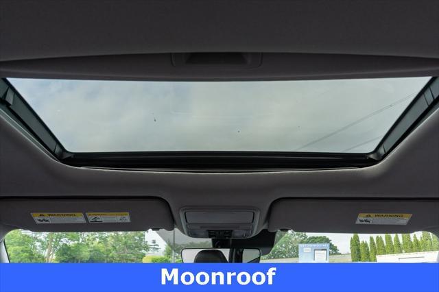 Photo of 2022 Gray Honda Pilot
