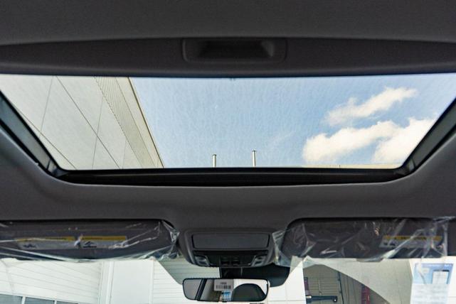 Photo of 2025 Sonic Gray Pearl Honda Ridgeline