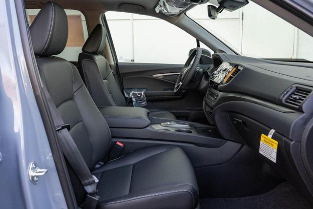 Photo of 2025 Sonic Gray Pearl Honda Ridgeline