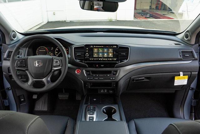Photo of 2025 Sonic Gray Pearl Honda Ridgeline