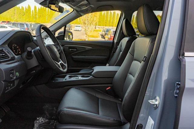 Photo of 2025 Sonic Gray Pearl Honda Ridgeline