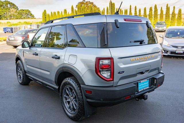 Photo of 2021 Iconic Silver Metallic Ford Bronco Sport