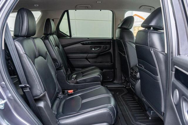 Photo of 2024 Modern Steel Metallic Honda Pilot