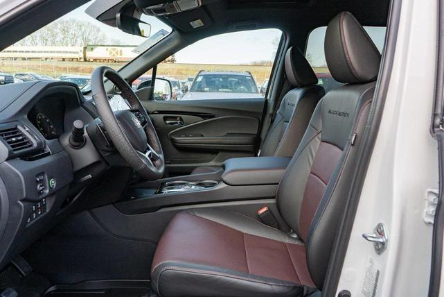 Photo of 2025 Platinum White Pearl Honda Ridgeline