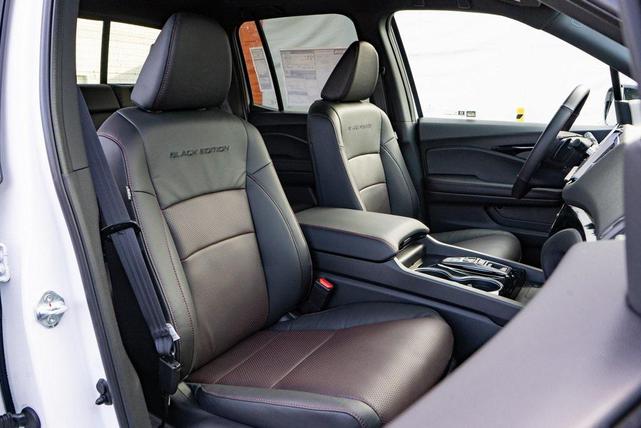 Photo of 2025 Platinum White Pearl Honda Ridgeline