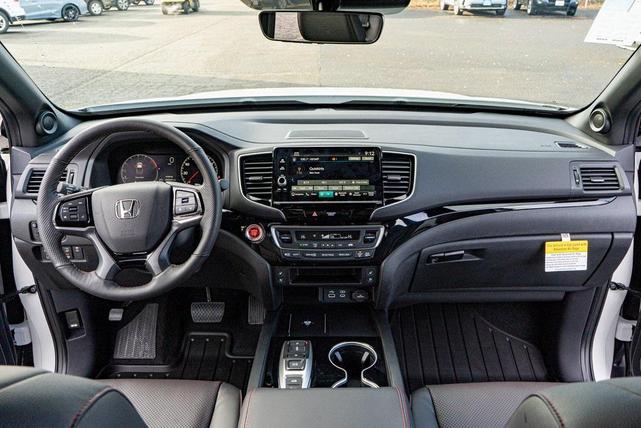 Photo of 2025 Platinum White Pearl Honda Ridgeline