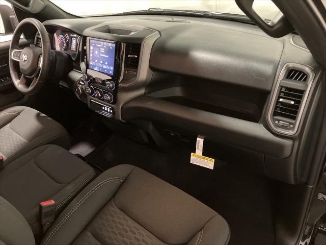 Photo of 2025 Diamond Black Crystal Pearlcoat RAM 1500