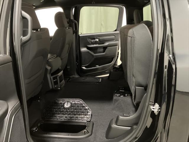 Photo of 2025 Diamond Black Crystal Pearlcoat RAM 1500