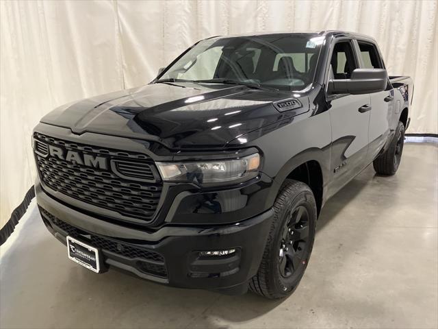 Photo of 2025 Diamond Black Crystal Pearlcoat RAM 1500
