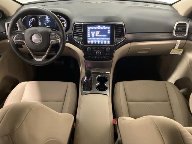 Photo of 2022 Bright White Clearcoat Jeep Grand Cherokee