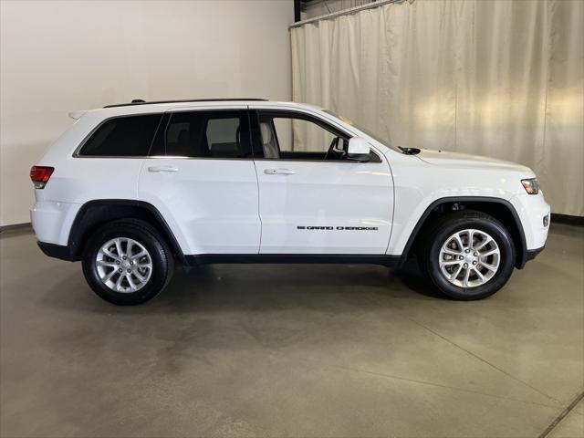 Photo of 2022 Bright White Clearcoat Jeep Grand Cherokee