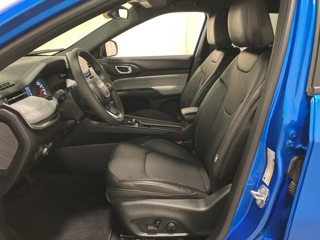 Photo of 2023 Laser Blue Pearlcoat Jeep Compass
