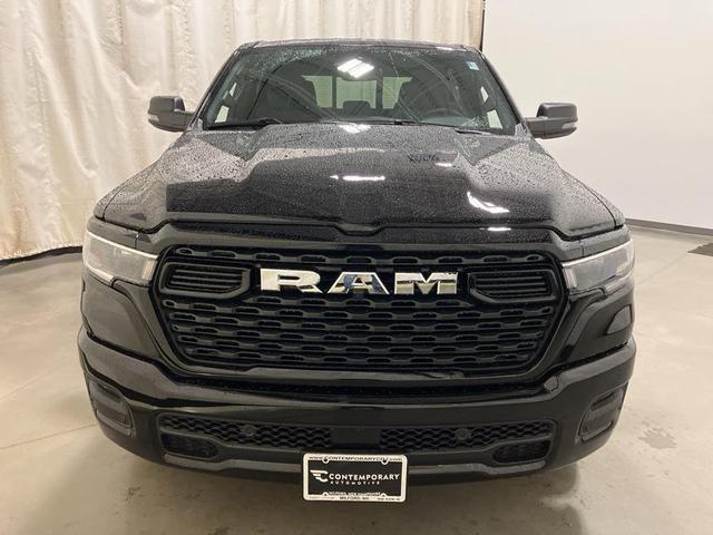 Photo of 2026 Diamond Black Crystal Pearlcoat RAM 1500