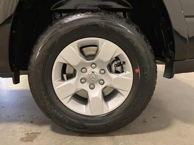 Photo of 2026 Diamond Black Crystal Pearlcoat RAM 1500