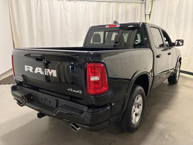 Photo of 2026 Diamond Black Crystal Pearlcoat RAM 1500