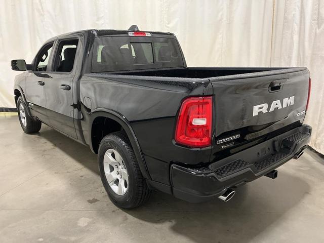 Photo of 2026 Diamond Black Crystal Pearlcoat RAM 1500