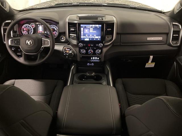 Photo of 2026 Diamond Black Crystal Pearlcoat RAM 1500