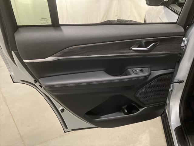 Photo of 2025 Silver Zynith Jeep Grand Cherokee L