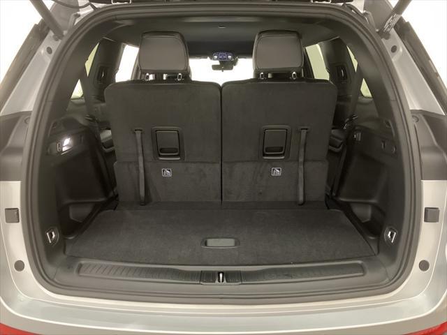 Photo of 2025 Silver Zynith Jeep Grand Cherokee L