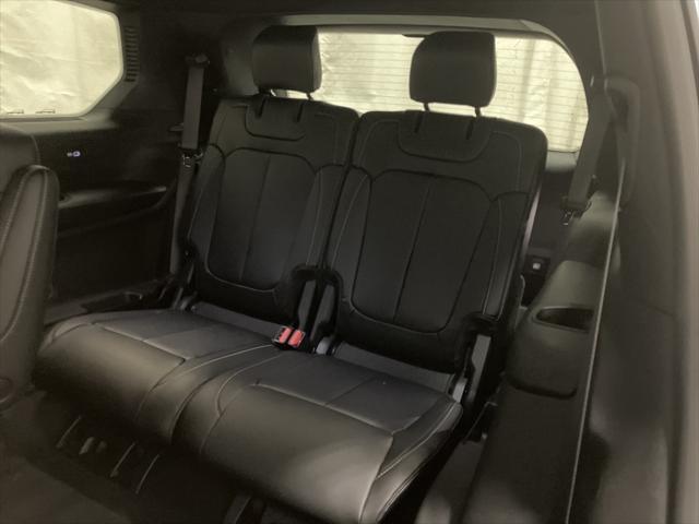 Photo of 2025 Silver Zynith Jeep Grand Cherokee L