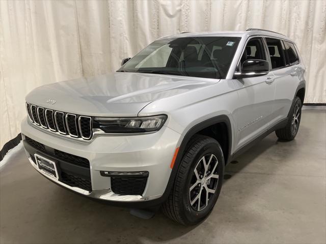 Photo of 2025 Silver Zynith Jeep Grand Cherokee L