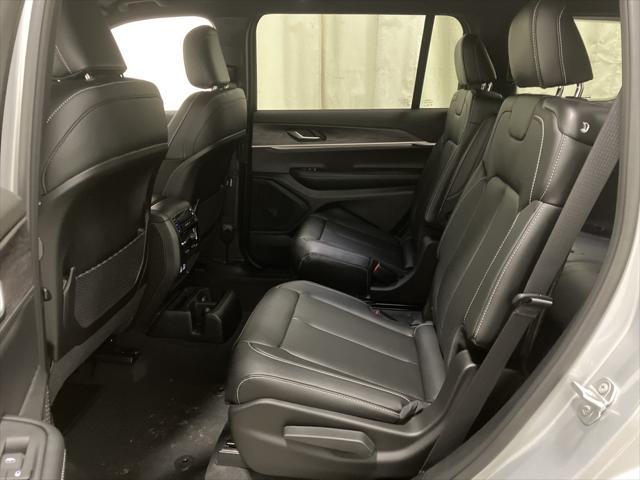Photo of 2025 Silver Zynith Jeep Grand Cherokee L