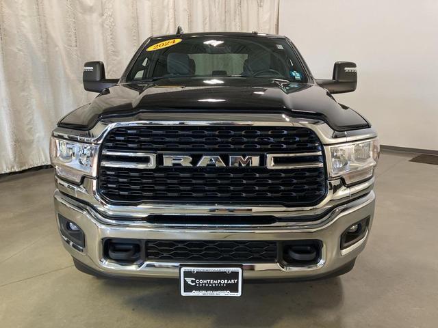 Photo of 2024 Diamond Black Crystal Pearlcoat RAM 2500