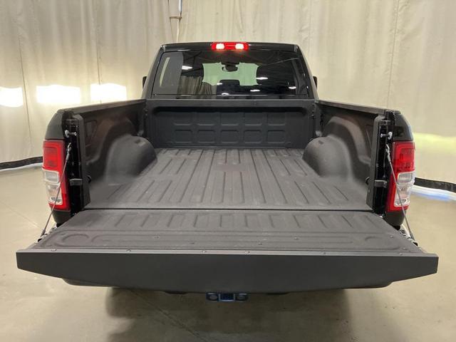 Photo of 2024 Diamond Black Crystal Pearlcoat RAM 2500
