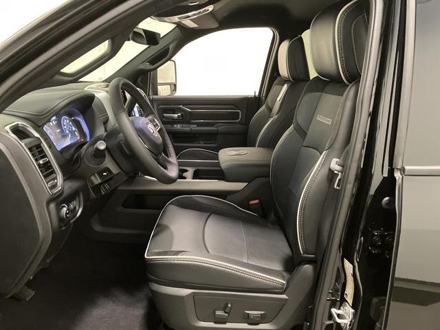 Photo of 2025 Diamond Black Crystal Pearlcoat RAM 2500