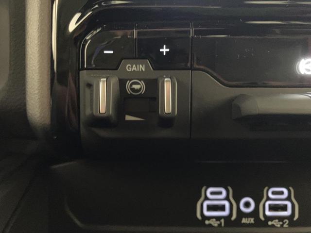 Photo of 2025 Diamond Black Crystal Pearlcoat RAM 2500