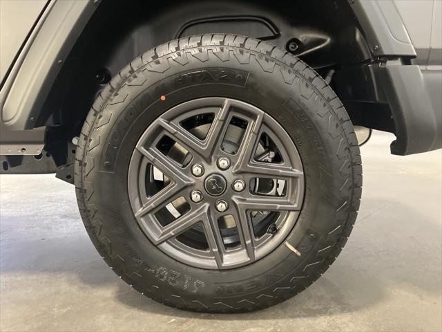 Photo of 2025 Gray Jeep Wrangler