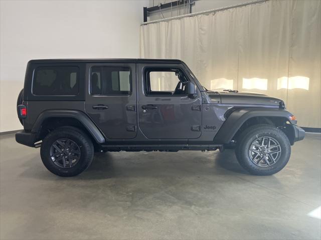 Photo of 2025 Gray Jeep Wrangler