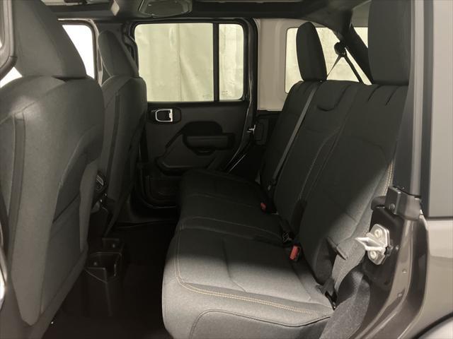 Photo of 2025 Gray Jeep Wrangler