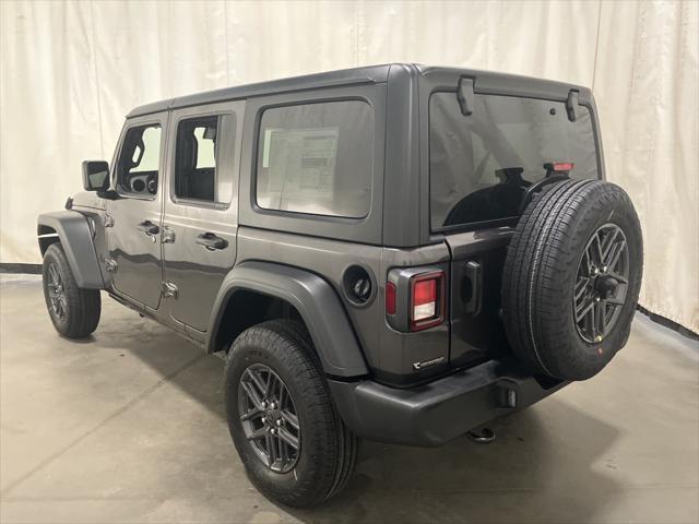Photo of 2025 Gray Jeep Wrangler