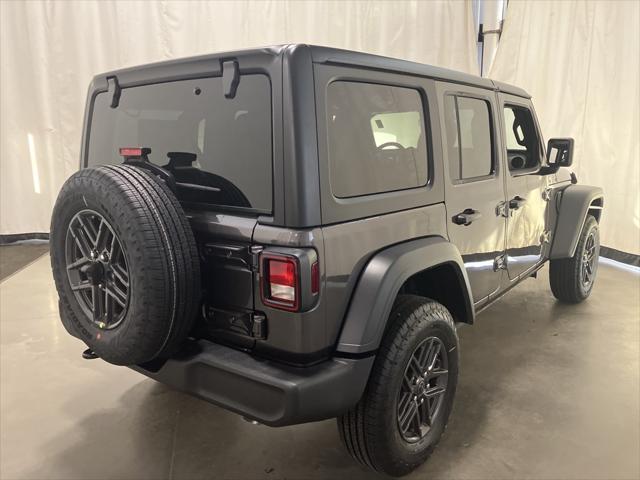 Photo of 2025 Gray Jeep Wrangler