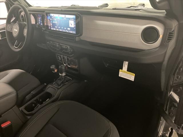 Photo of 2025 Gray Jeep Wrangler