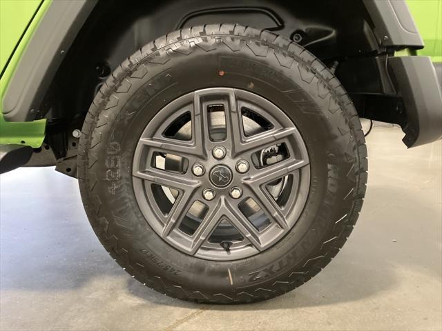 Photo of 2025 Green Jeep Wrangler