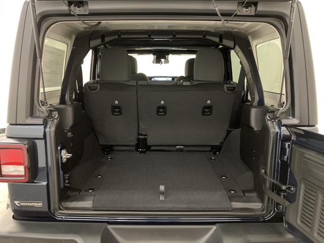 Photo of 2025 Blue Jeep Wrangler