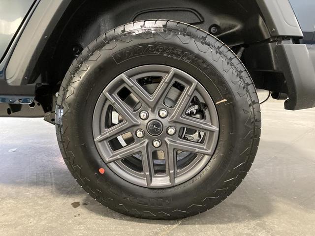 Photo of 2025 Blue Jeep Wrangler