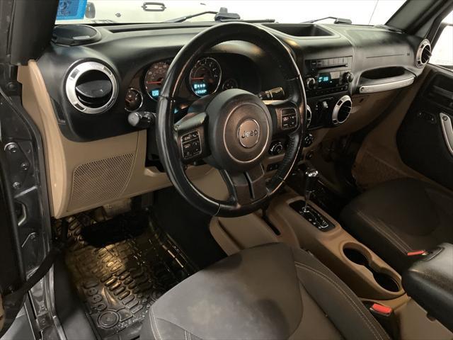 Photo of 2016 Granite Crystal Metallic Clearcoat Jeep Wrangler