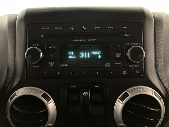 Photo of 2016 Granite Crystal Metallic Clearcoat Jeep Wrangler