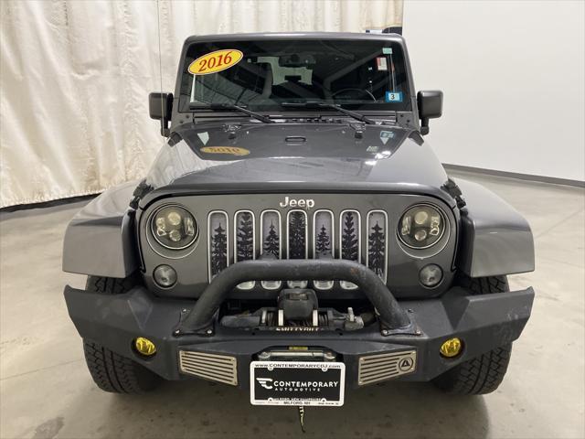 Photo of 2016 Granite Crystal Metallic Clearcoat Jeep Wrangler