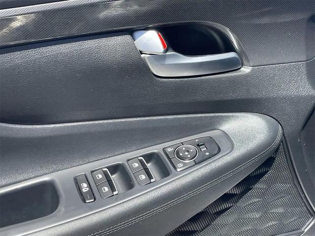 Photo of 2021 Quartz White Hyundai SANTA FE